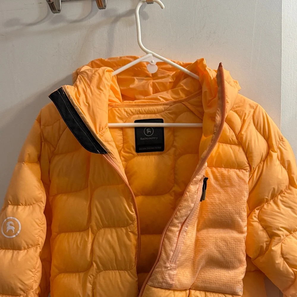 Backcountry Women’s XL Orange Down Puffer Jacket - Picture 4 of 7